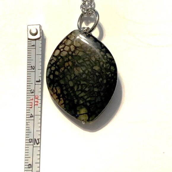 Dragon Vein Agate Pendant Necklace – Power, Vitality & Hidden Magic - Picture 7 of 7